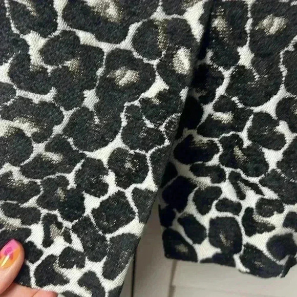 J. Crew Leopard Print Jacquard Pencil Skirt Size 4 Black, White & Taupe - Picture 7 of 8